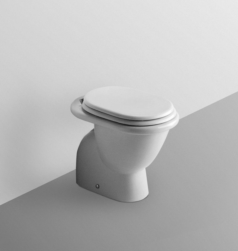 Ideal Standard Fiorile Toilet seat and Cover with all the fittings
